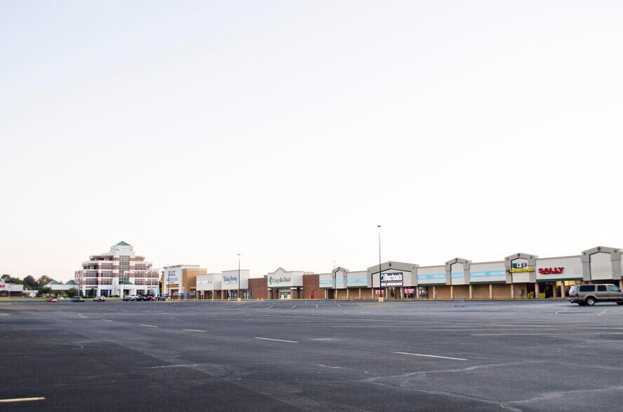 More Photos Of 2010 S Caraway Rd, Jonesboro Unknown For Lease