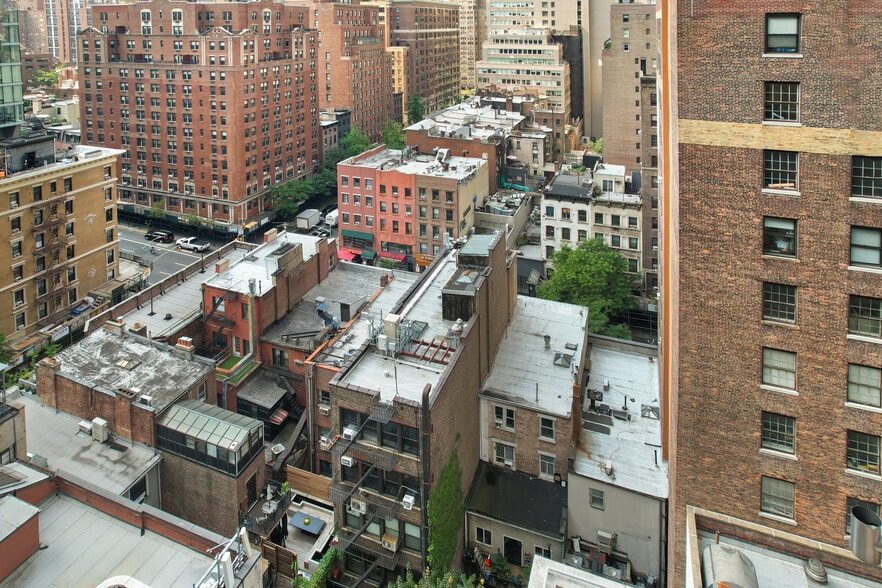 More Photos Of 345 Lexington Ave, New York Storefront Retail Residential For Sale