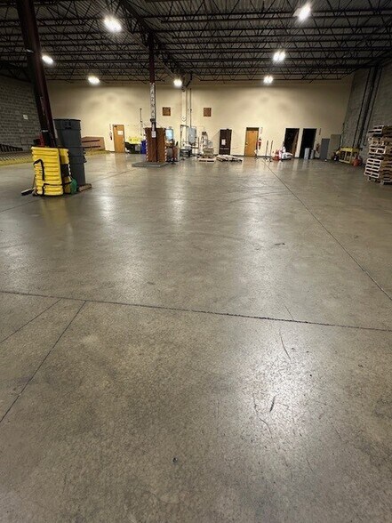 More Photos Of 300 Sonwil Dr, Buffalo Distribution For Lease