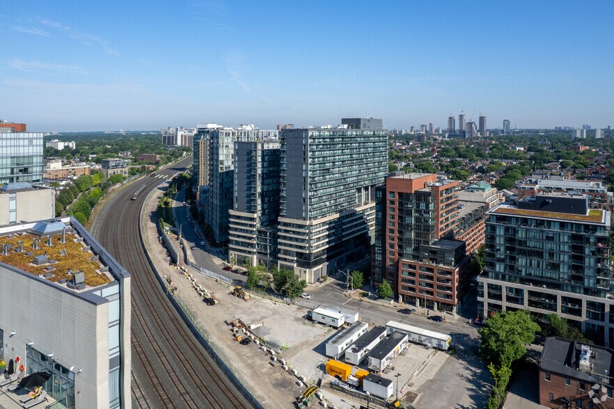 More Photos Of 32 Lisgar St, Toronto Apartments For Sale