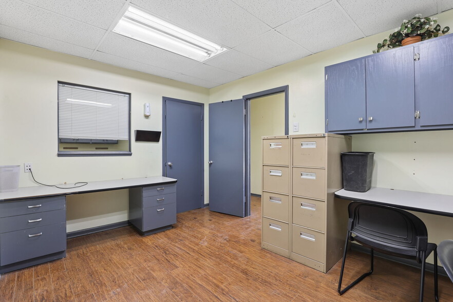 More Photos Of 2162 McKinley Ave, Columbus Warehouse For Sale