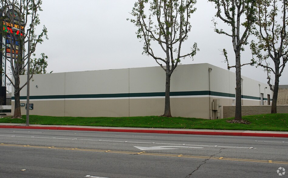 More Photos Of 10722 Trask Ave, Garden Grove Warehouse For Lease