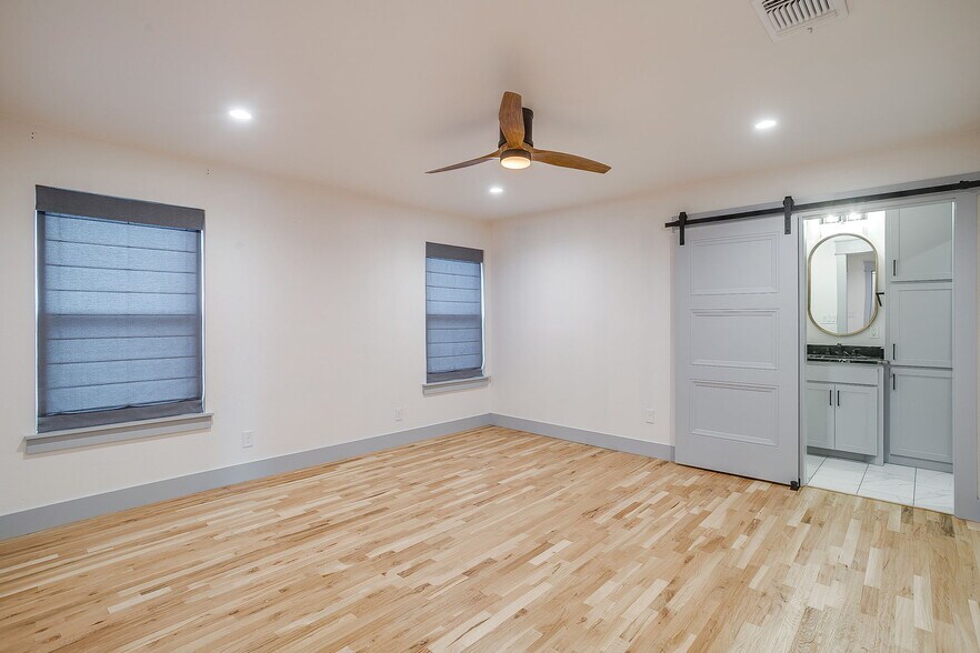 More Photos Of 2165 Ranger Hwy, Weatherford Office For Lease
