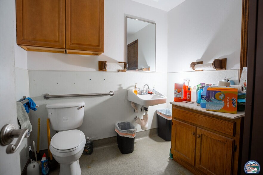 More Photos Of 1103 Industry Way, El Centro Warehouse For Sale