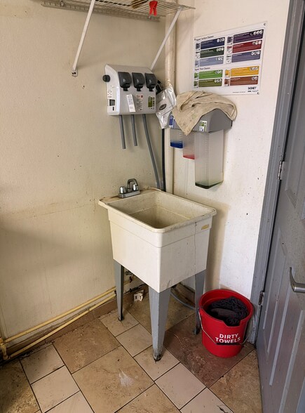 More Photos Of 4636 W Irlo Bronson Memorial Hwy, Kissimmee Storefront For Lease