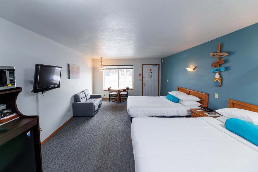 More Photos Of 6269 Wi-57, Sturgeon Bay Hotel For Sale