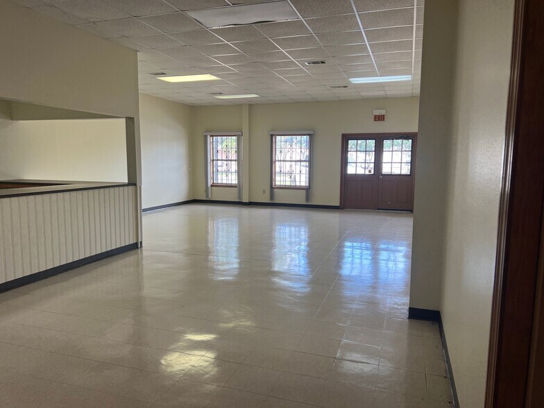 More Photos Of 1506 Corporate Dr, Shreveport Manufacturing For Lease