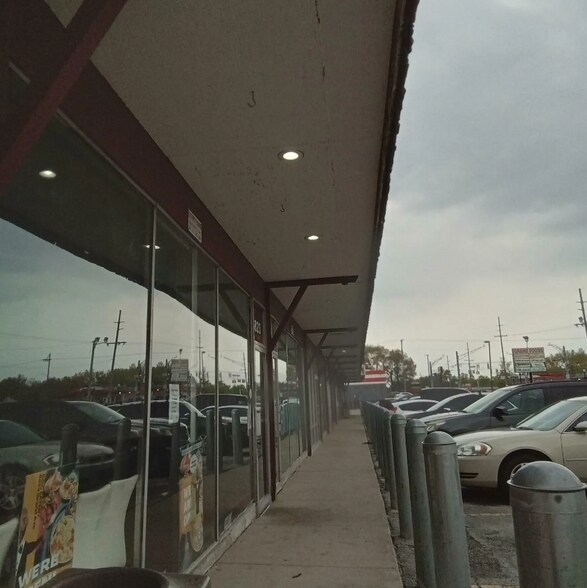 More Photos Of 6823-6837 Grand Ave, Hammond Storefront For Lease