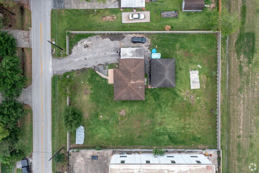 More Photos Of 1941 Spring Cypress Rd, Spring Warehouse For Sale