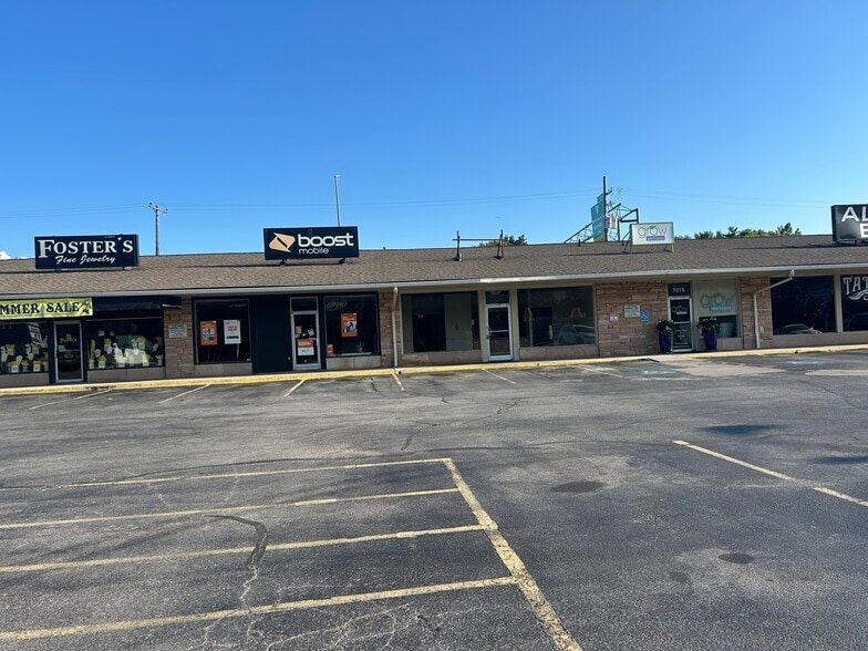 More Photos Of 7007-7025 Kingston Pike, Knoxville Unknown For Lease