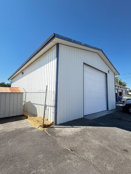 More Photos Of 1514 S 18th St, Yakima Auto Dealership For Sale