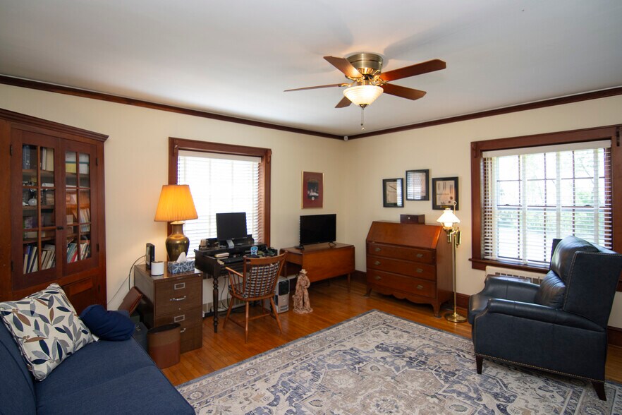 More Photos Of 8789 Seneca Trail South, Ronceverte Office For Sale