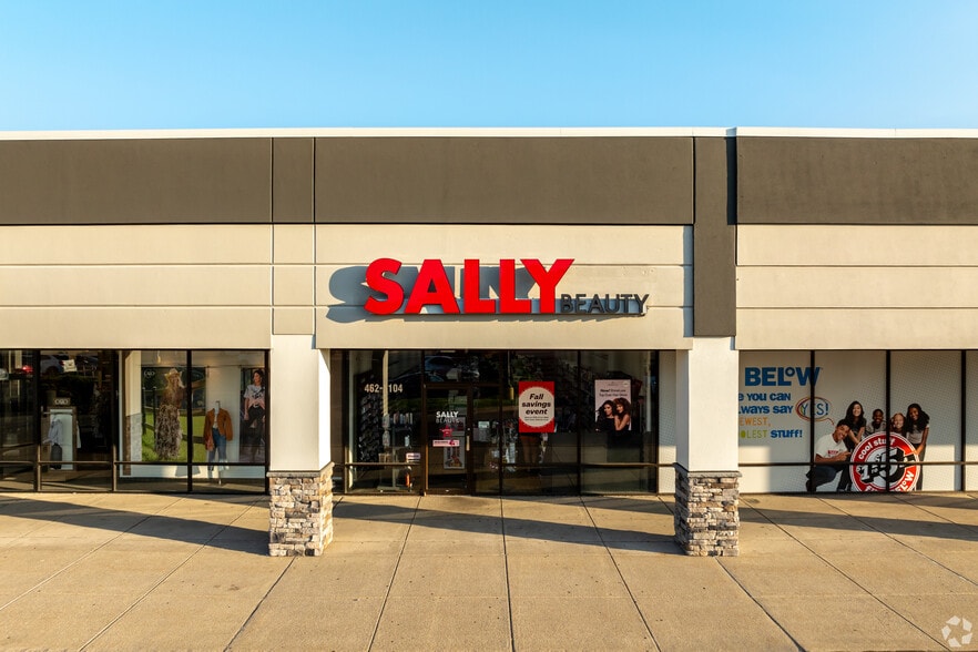 More Photos Of 438-462 E Edgewood Blvd & SEC American Rd & E Edgewood Blvd, Lansing Storefront For Lease