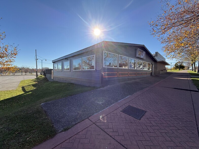 More Photos Of 4776 Lake Ave, Rochester Restaurant For Lease