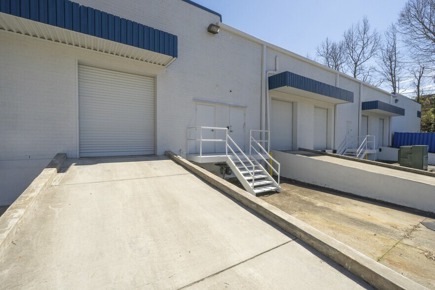 More Photos Of 4012 Kingston Ct SE, Marietta Distribution For Lease