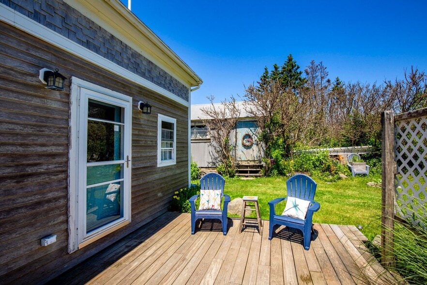 More Photos Of 5 Wharf Hill Rd, Monhegan Hospitality For Sale