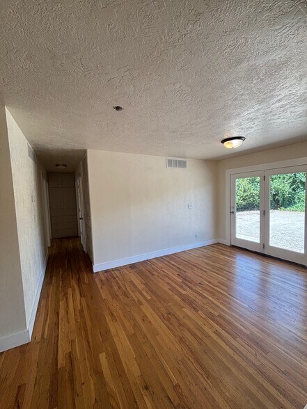 More Photos Of 6604 W Overland Rd, Boise Office For Sale