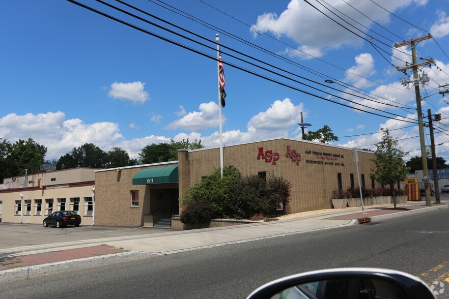 Primary Photo Of 611 Union Blvd, Totowa Service For Lease