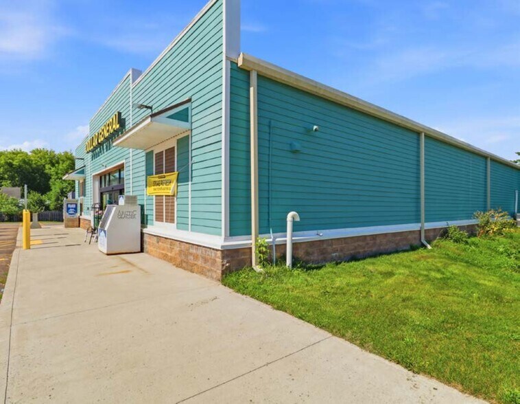 More Photos Of 8569 Main St, Campbell Freestanding For Sale