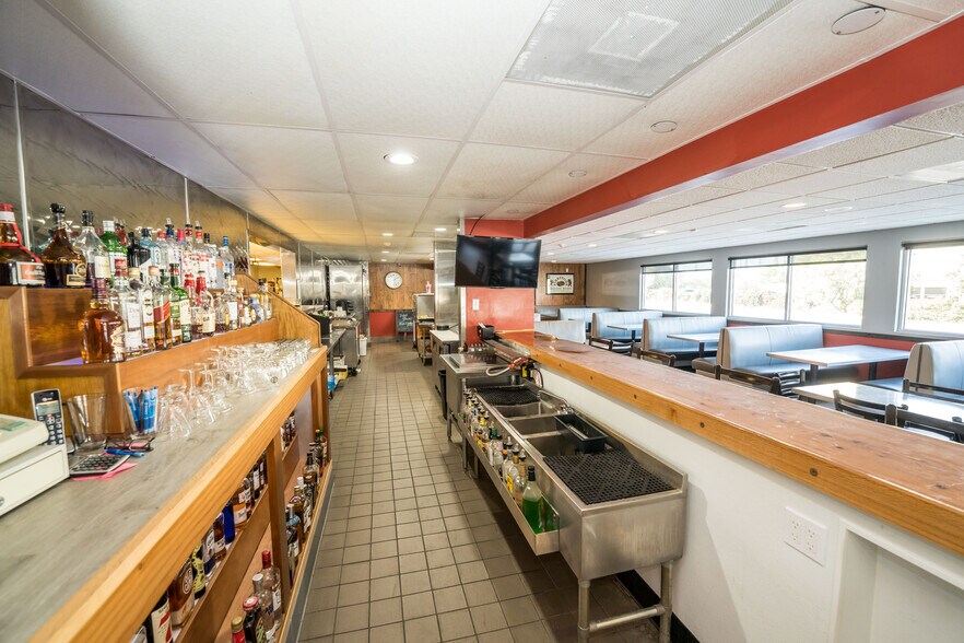 More Photos Of 850 Quintana Rd, Morro Bay Restaurant For Sale