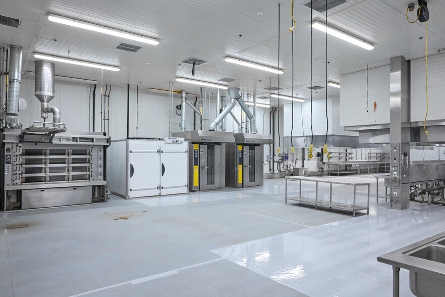 More Photos Of 3000-3090 E Washington Blvd, Los Angeles Refrigeration Cold Storage For Lease