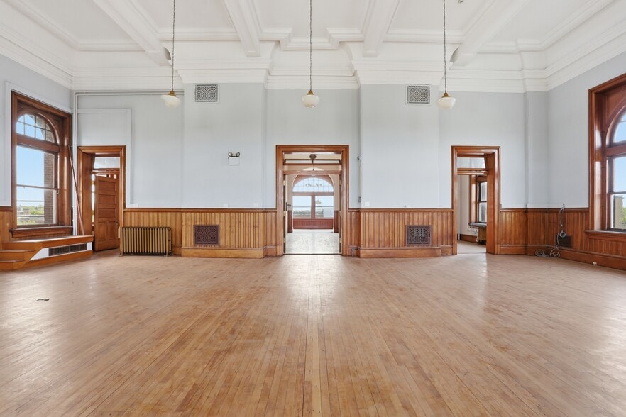 More Photos Of 125 S Maple Ave, Martinsburg Lodge Meeting Hall For Sale