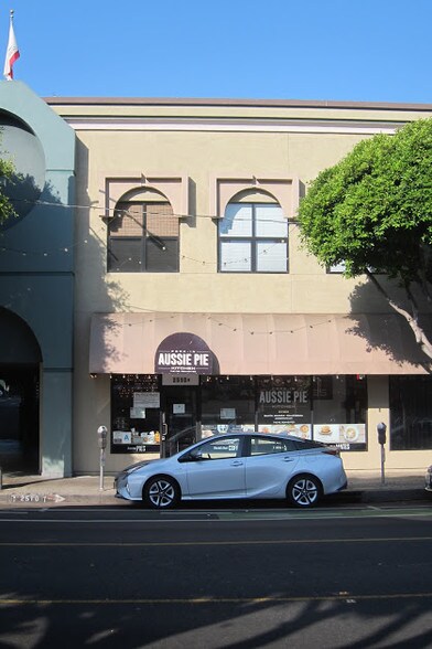 More Photos Of 2510 Main St, Santa Monica General Retail For Sale