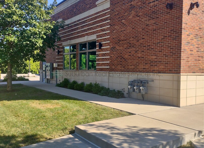 More Photos Of 1932 McDowell Rd, Naperville Office For Sale