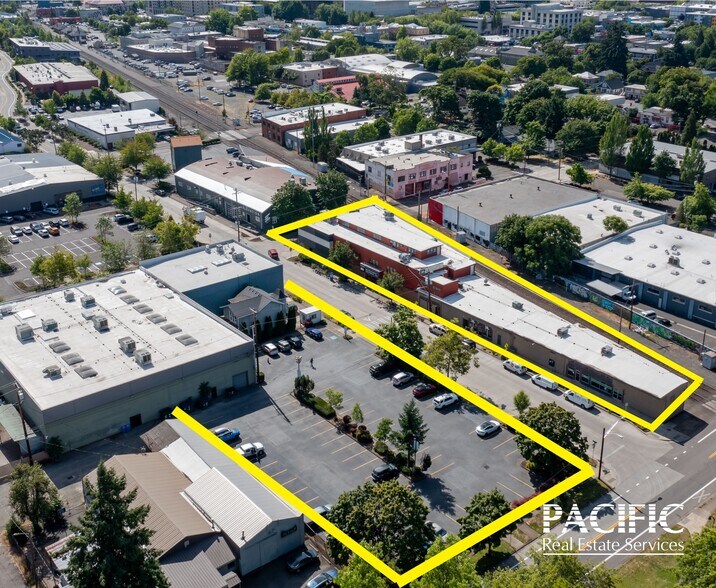 More Photos Of 450 W 3rd Ave, Eugene Storefront Retail Office For Lease