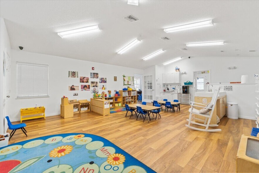 More Photos Of 180-190 Basilan Crescent, Clewiston Daycare Center For Sale