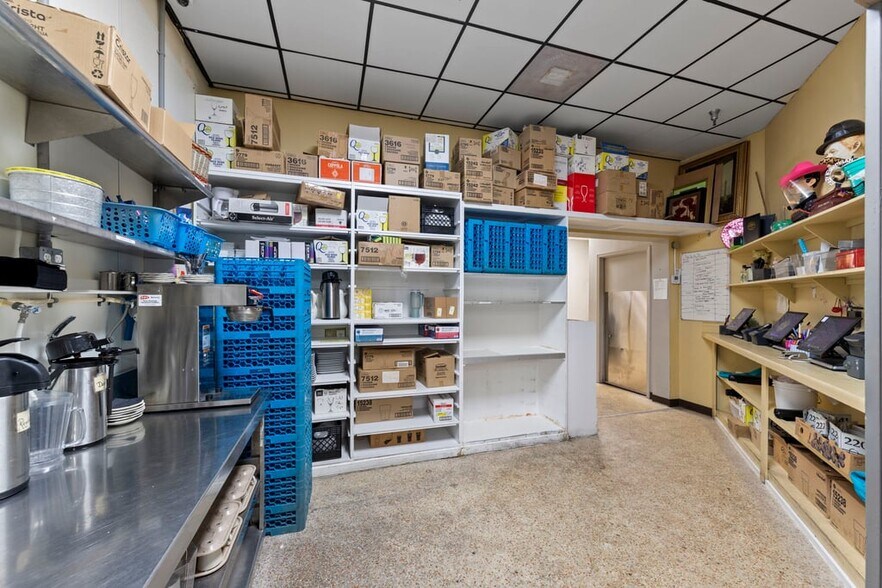 More Photos Of 4725 Vincennes Blvd, Cape Coral Restaurant For Sale