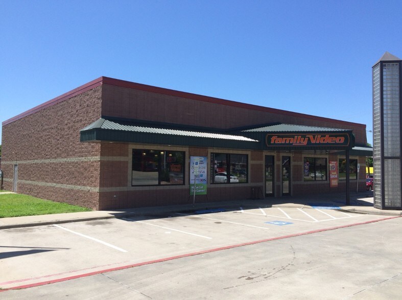 Primary Photo Of 1407 Live Oak St, Commerce General Retail For Lease