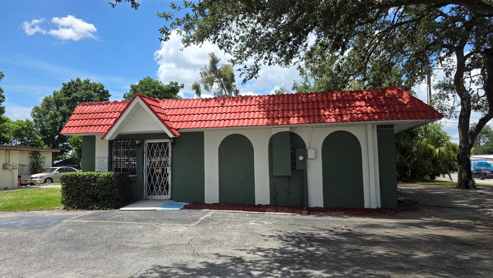 More Photos Of 7102 N Armenia Ave, Tampa Flex For Lease