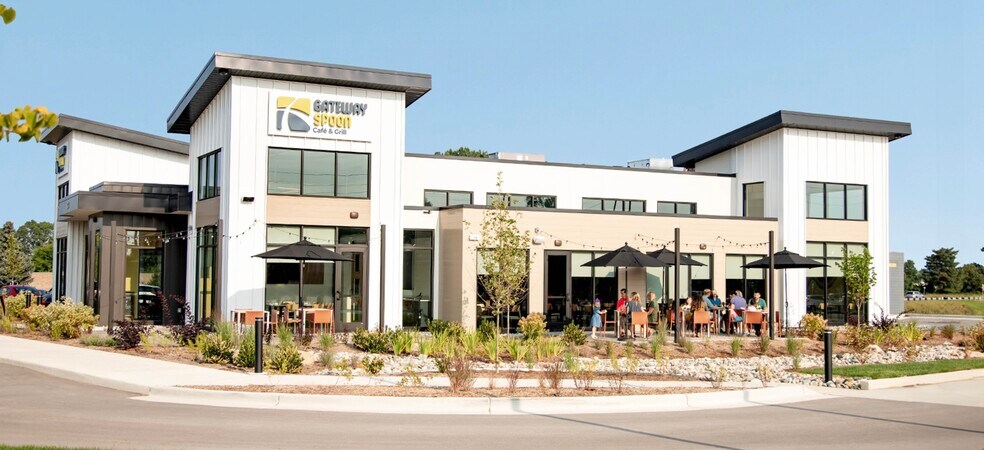 More Photos Of 633 E 24th St, Holland Restaurant For Lease