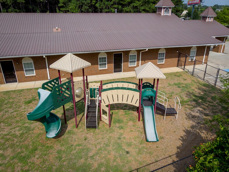 More Photos Of 9478 Winding Way Ln, Jonesboro Office For Sale