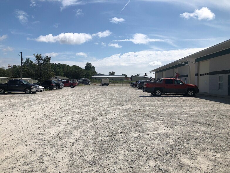More Photos Of 146-B Litton Dr, Lexington Light Distribution For Lease