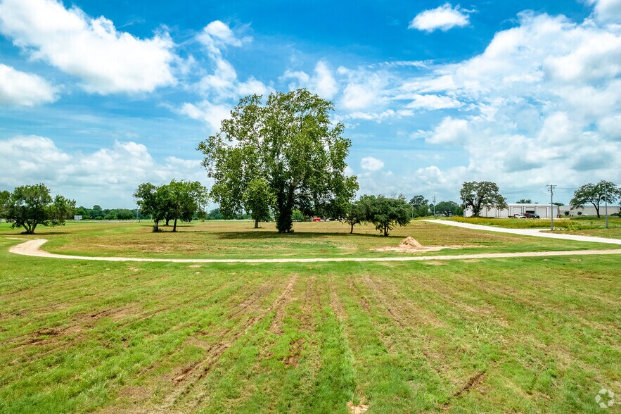 More Photos Of 195 Business Park Ave, Stockdale Land For Sale