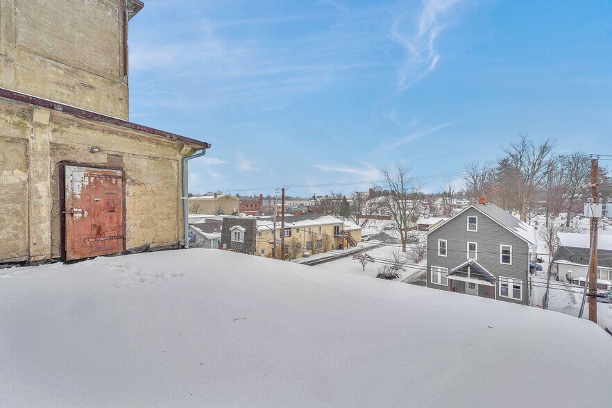 More Photos Of 47 Elm St, East Aurora Service For Sale