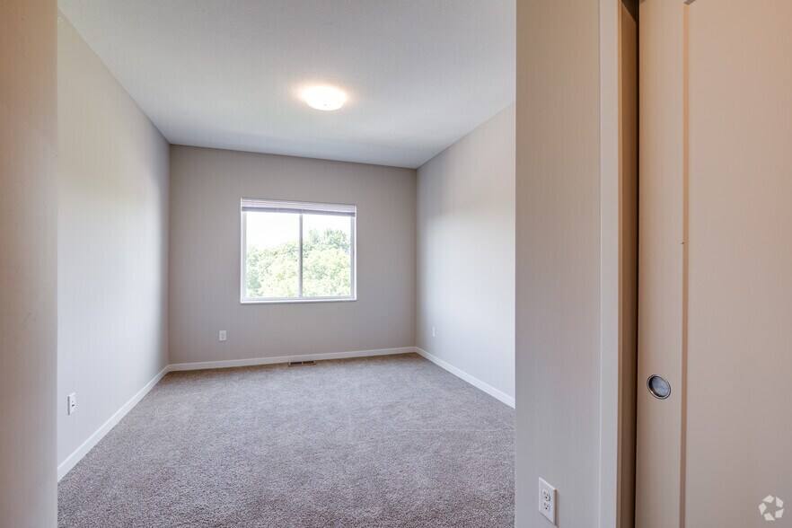 More Photos Of 252 Marie Ave E, West Saint Paul Apartments For Sale