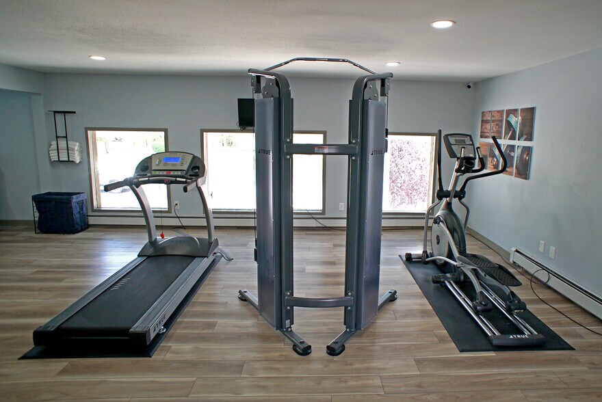 More Photos Of 1519 Grande Ave, Monte Vista Hotel For Sale