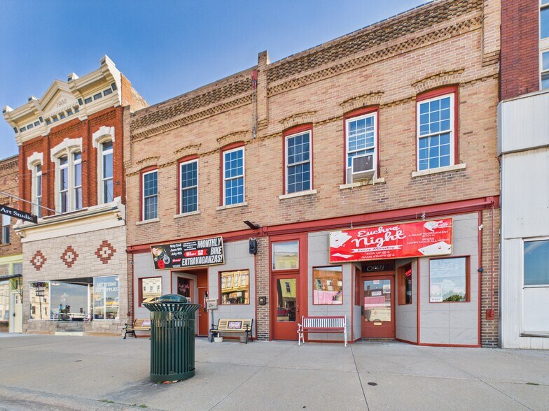 More Photos Of 707 Main St, Keokuk General Retail For Sale