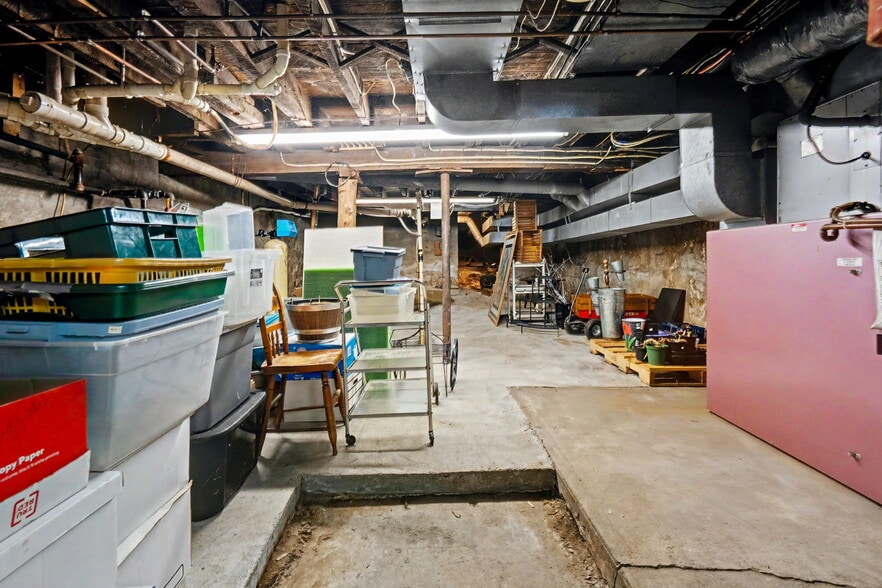 More Photos Of 11 Turnpike Rd, Jaffrey Freestanding For Sale