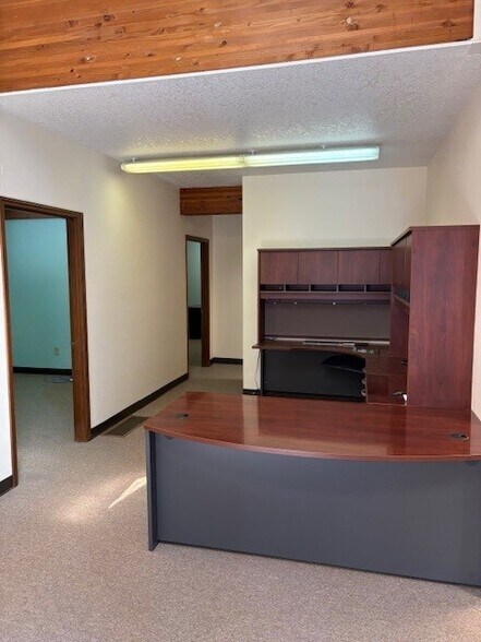 More Photos Of 24461 Welches Rd, Welches Medical For Lease