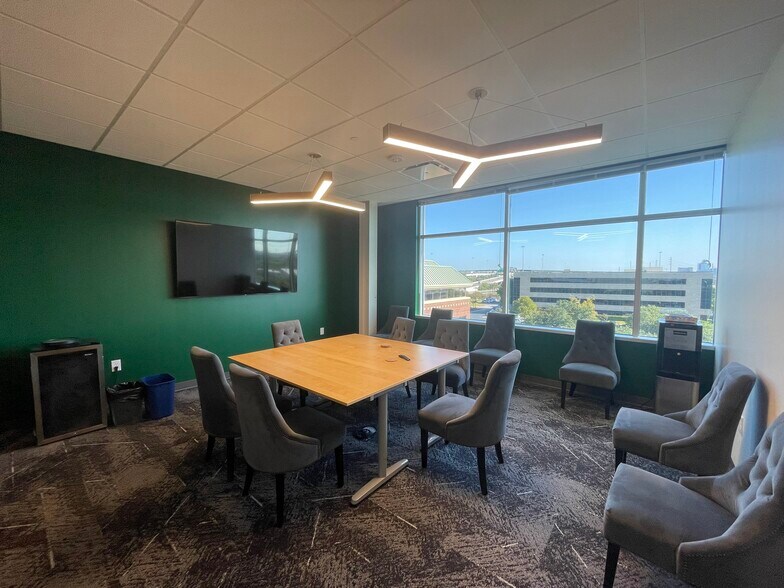 More Photos Of 8611 N Mo Pac Expy, Austin Medical For Lease