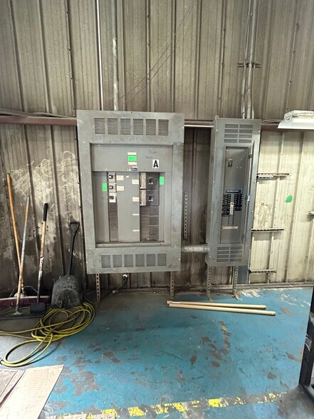 More Photos Of 351 Scottys Way, Bowling Green Service For Sale