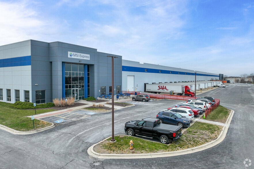 More Photos Of 6515 Ameriplex Dr, Portage Warehouse For Lease