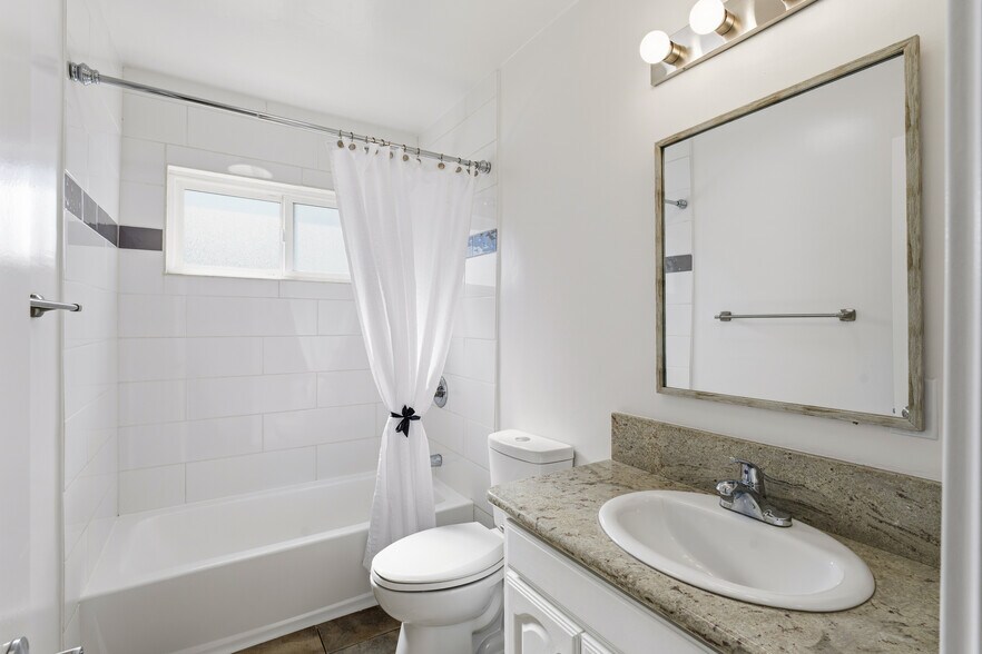 More Photos Of 2652 Jefferson St, Carlsbad Apartments For Sale