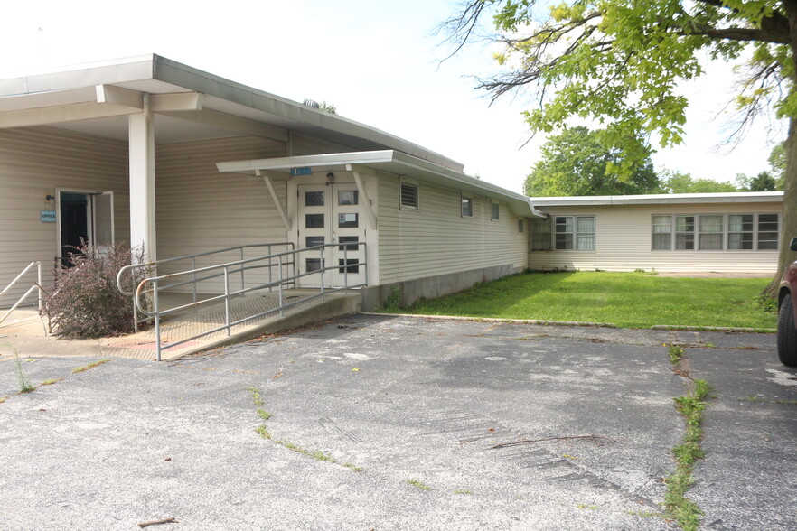 Primary Photo Of 1500 W Walnut St, Jacksonville Skilled Nursing Facility For Sale