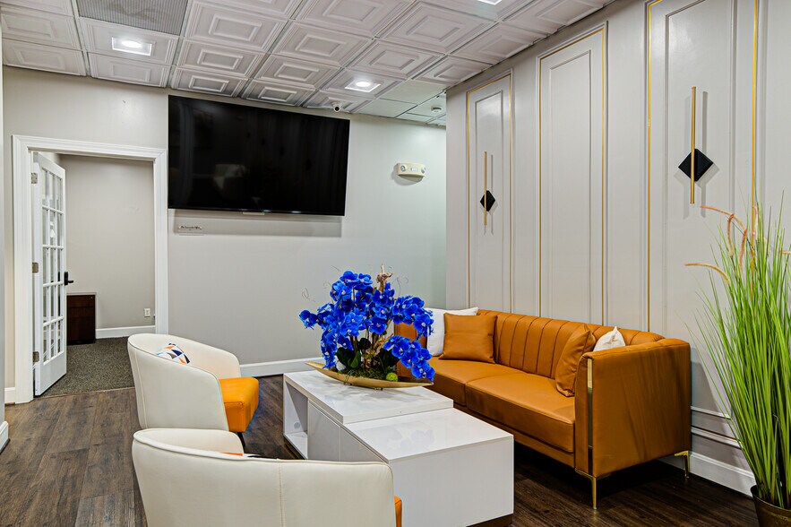 More Photos Of 3240 Office Pointe Pl, Louisville Coworking Space