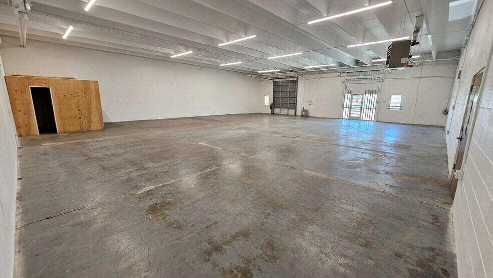 More Photos Of 5200-5280 Broadway, Denver Warehouse For Lease